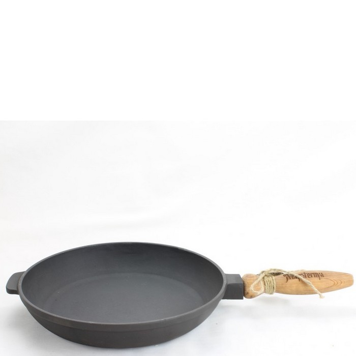 Litinová pánev 26 cm s dř. držadlem MAYSTERNYA, vyrobeno pro BELIS/SFINX